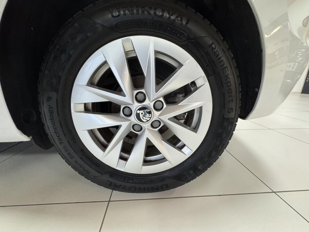  SKODA FABIA 1.0 TSI 95 CH AMBITION