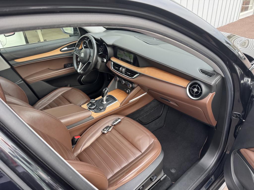 ALFA ROMEO STELVIO 2.2 MJT 210 CH AT8 LUSSO Q4