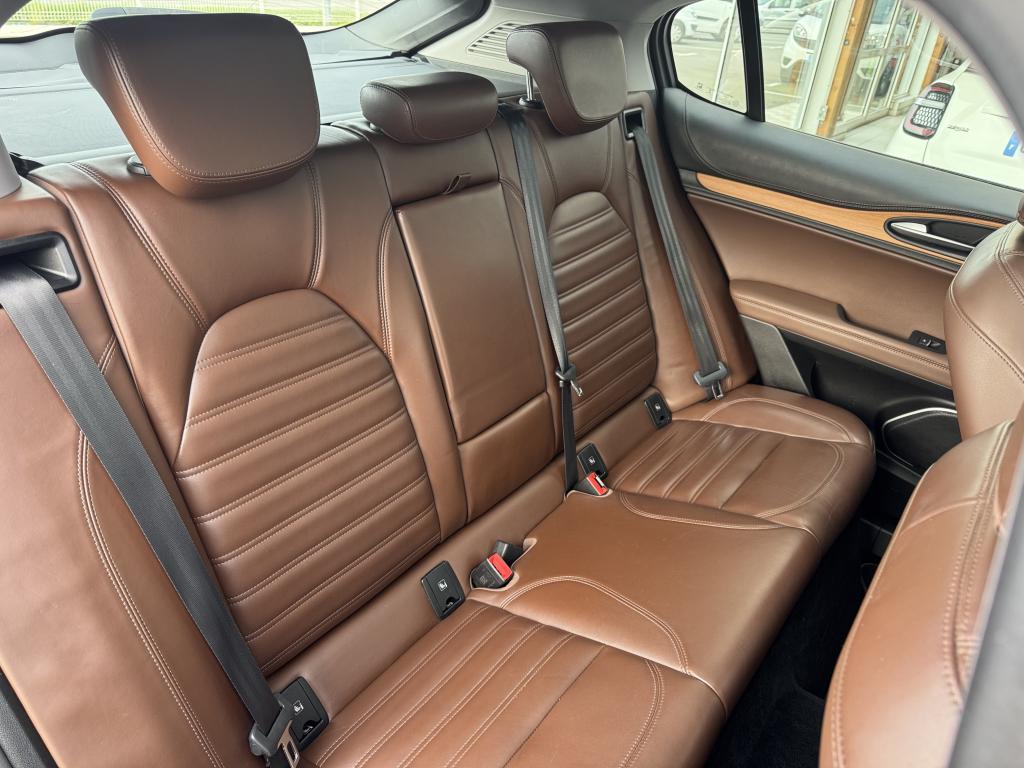 ALFA ROMEO STELVIO 2.2 MJT 210 CH AT8 LUSSO Q4