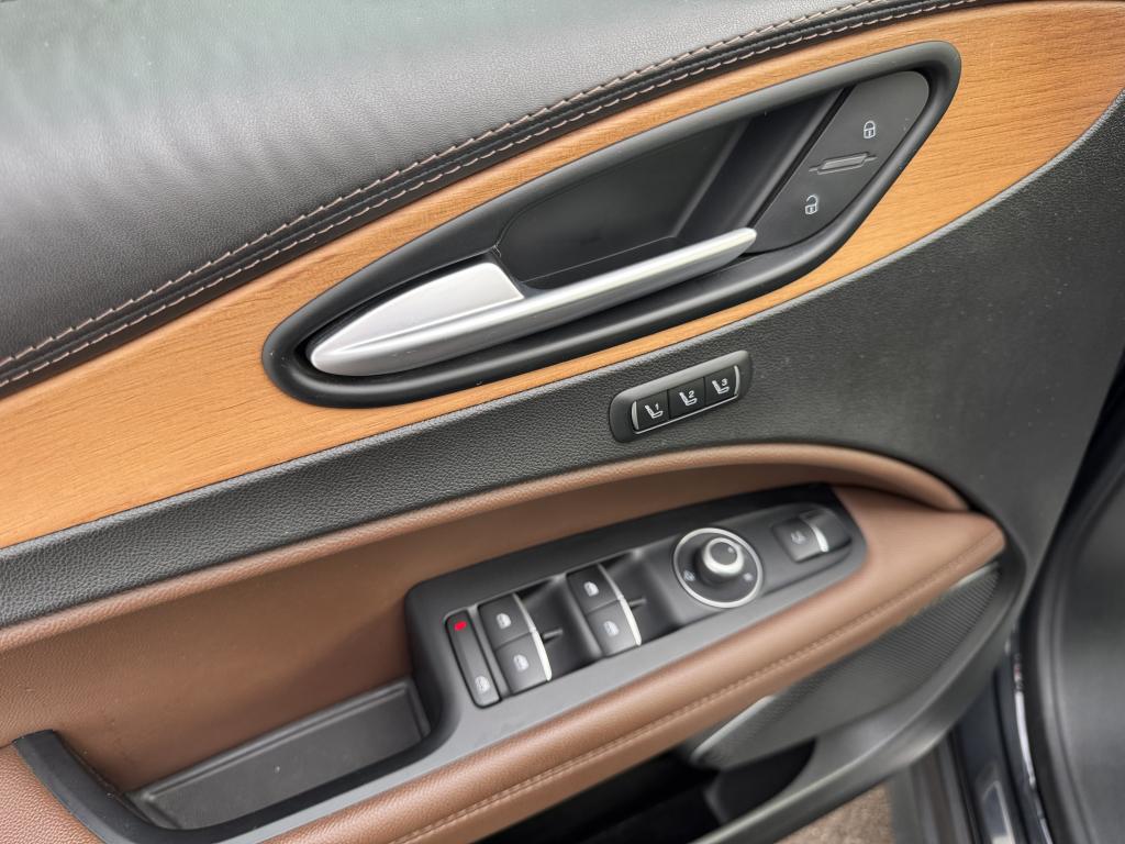 ALFA ROMEO STELVIO 2.2 MJT 210 CH AT8 LUSSO Q4