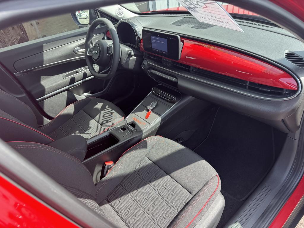  FIAT 600 E 54KWH 156 CH RED