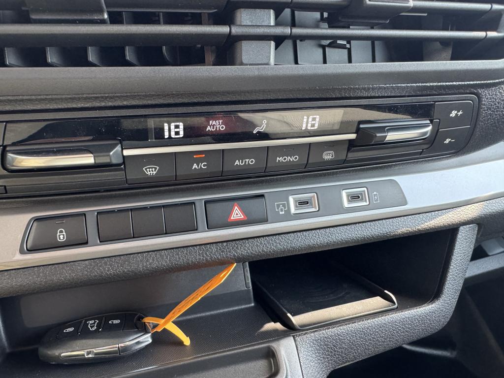 FIAT SCUDO CAB APPRO 2.0 180 CH HDI 5 PLACES PACK PREMIUM CONNECT