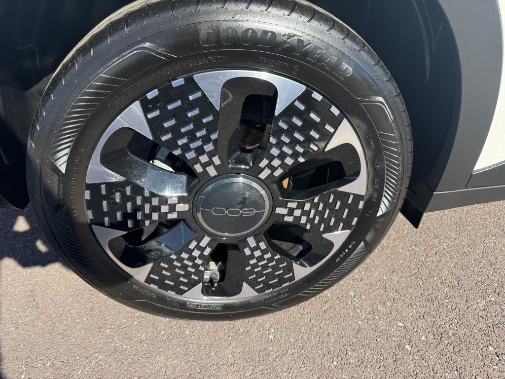 FIAT 600 1.2 HYBRID 110 CH LA PRIMA