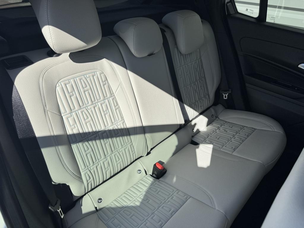 FIAT 600 1.2 HYBRID 110 CH LA PRIMA